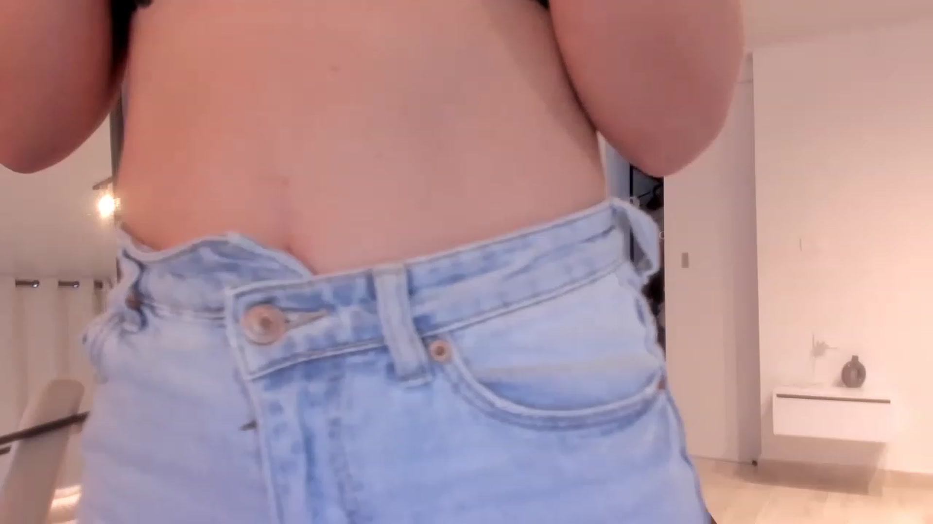 Gallery image thumbnail from LauraVega's myfreecams stream on, 04/15/2023, 23:12 image 17 of 20