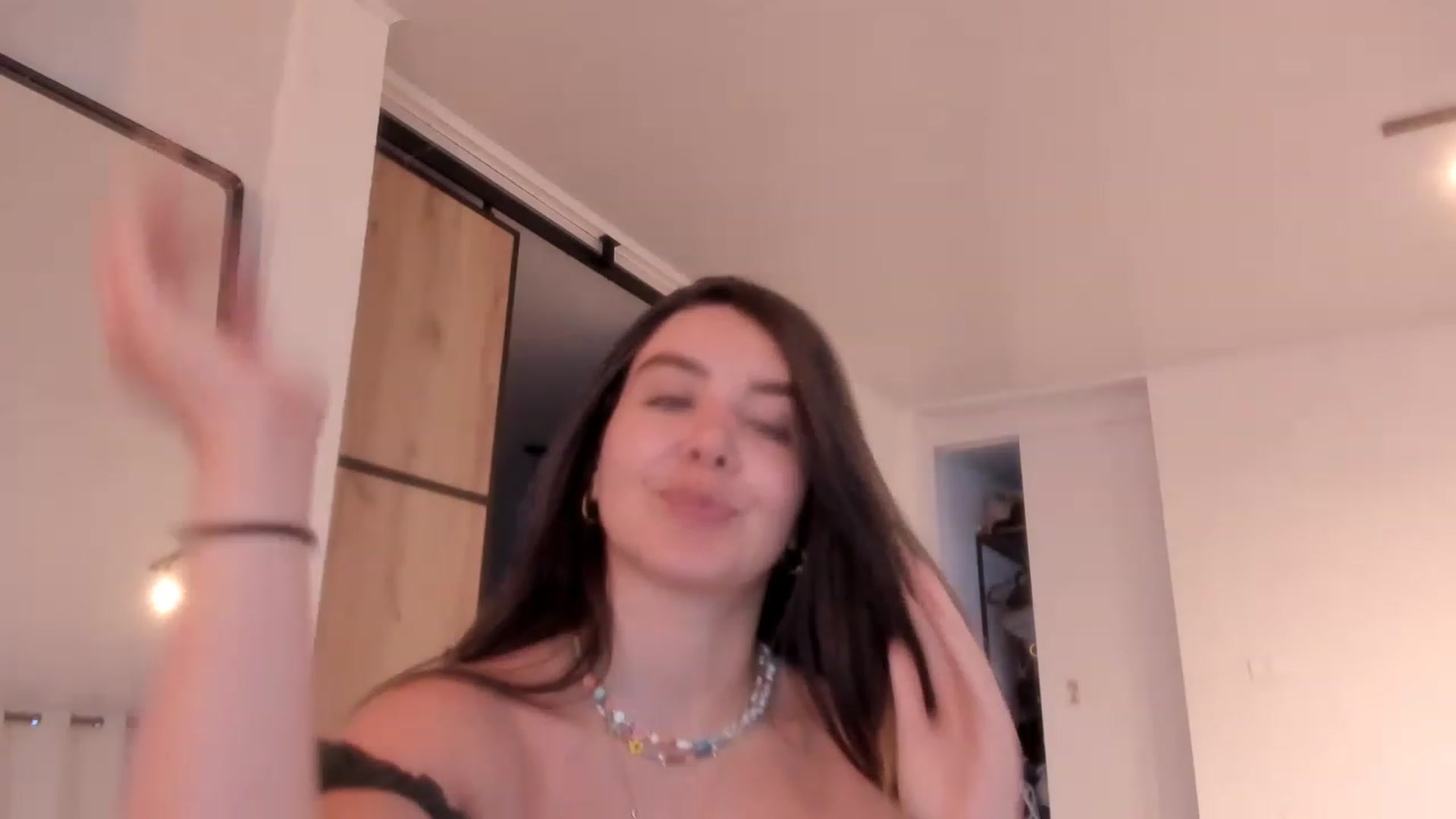 Gallery image thumbnail from LauraVega's myfreecams stream on, 04/15/2023, 23:12 image 16 of 20