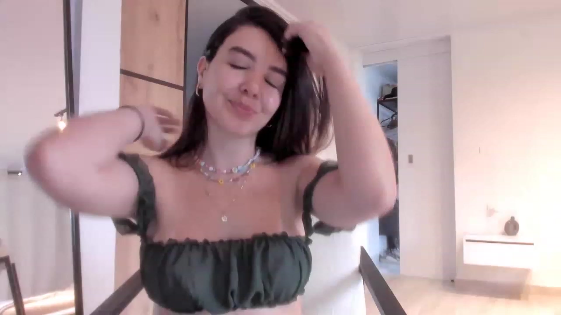 Gallery image thumbnail from LauraVega's myfreecams stream on, 04/15/2023, 23:12 image 2 of 20