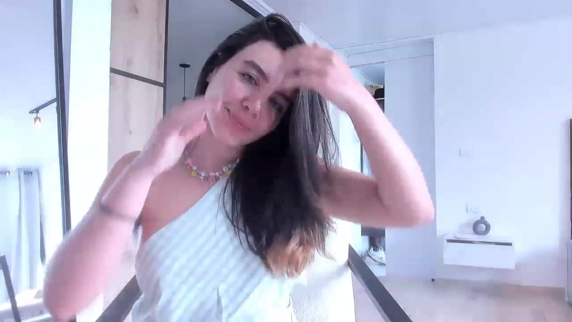 Gallery image thumbnail from LauraVega's myfreecams stream on, 04/19/2023, 16:20 image 12 of 20