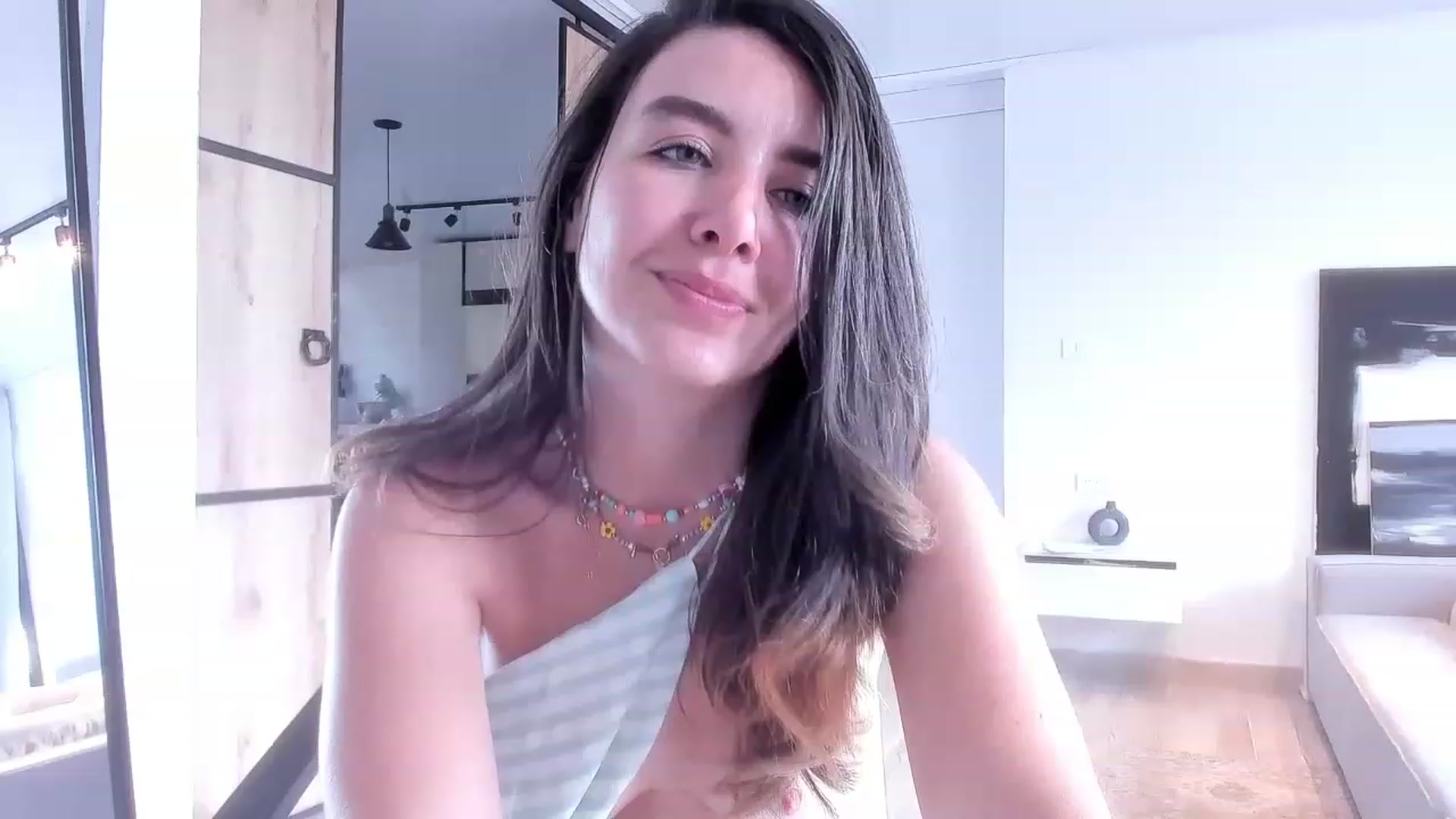 Gallery image thumbnail from LauraVega's myfreecams stream on, 04/19/2023, 16:20 image 2 of 20