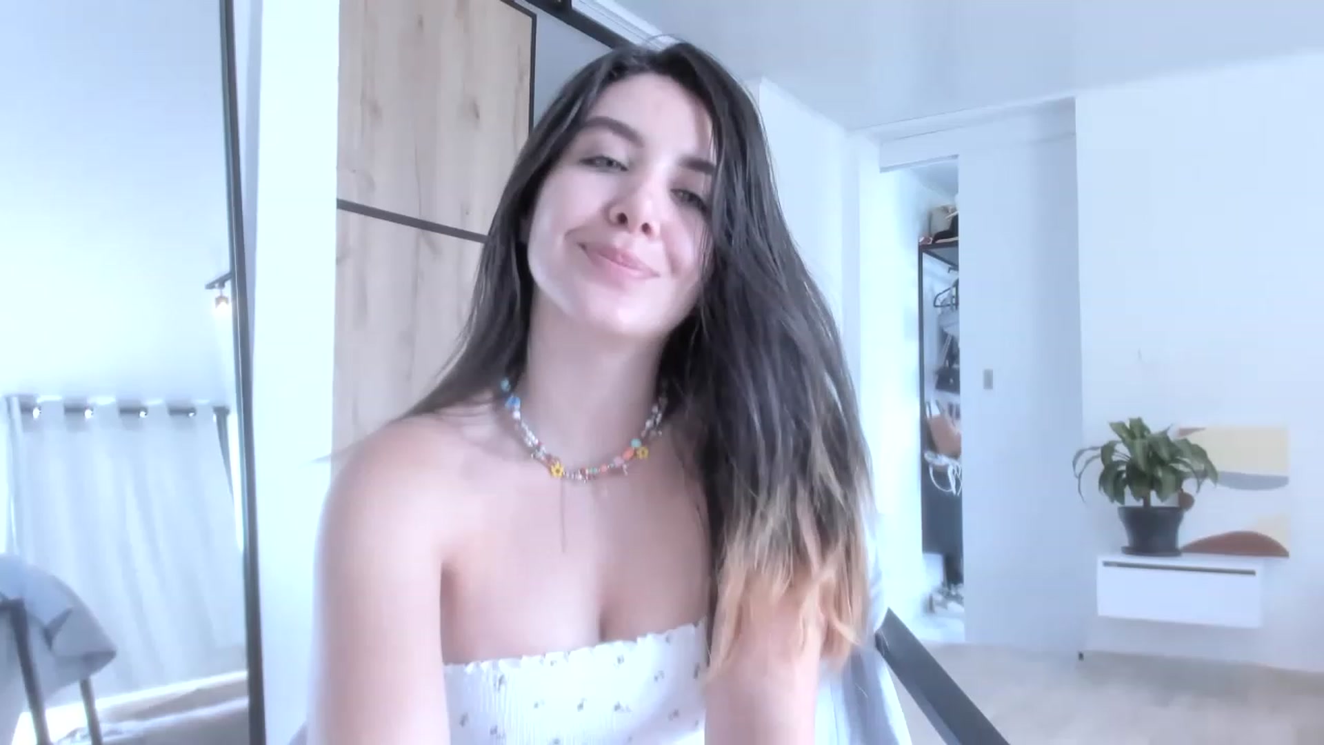Gallery image thumbnail from LauraVega's myfreecams stream on, 04/29/2023, 15:41 image 3 of 20