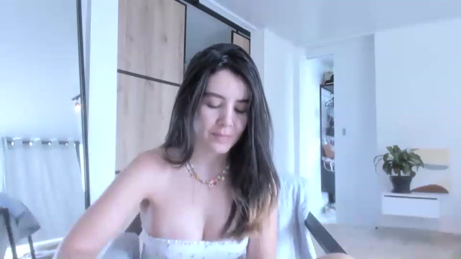 Gallery image thumbnail from LauraVega's myfreecams stream on, 04/29/2023, 15:41 image 8 of 20