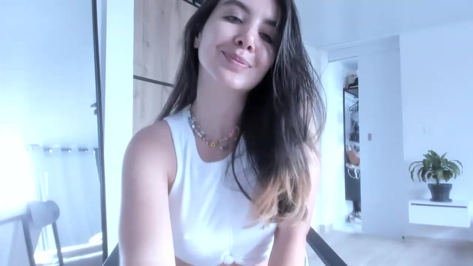 Gallery image thumbnail from LauraVega's myfreecams stream on, 04/30/2023, 15:35 image 14 of 20