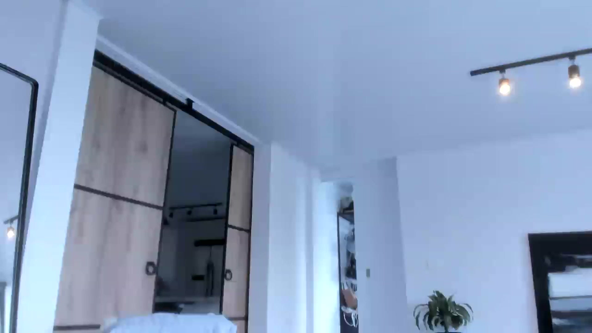 Gallery image thumbnail from LauraVega's myfreecams stream on, 04/30/2023, 15:51 image 9 of 20