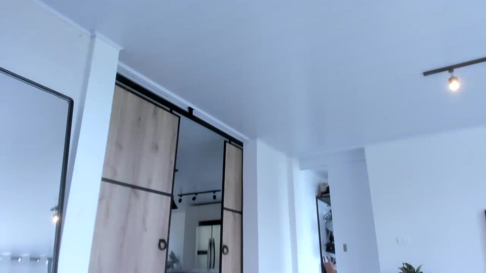Gallery image thumbnail from LauraVega's myfreecams stream on, 04/30/2023, 17:22 image 18 of 20