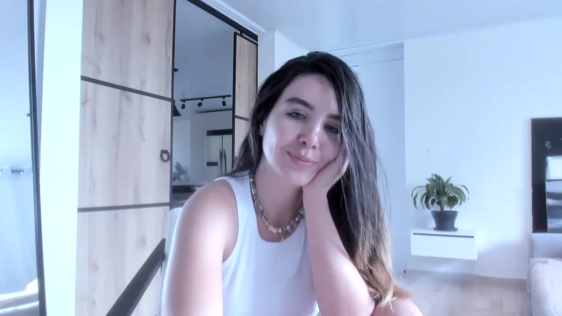Gallery image thumbnail from LauraVega's myfreecams stream on, 04/30/2023, 17:22 image 13 of 20