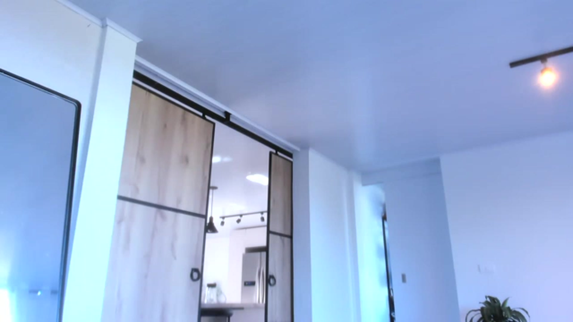 Gallery image thumbnail from LauraVega's myfreecams stream on, 05/01/2023, 21:02 image 12 of 20