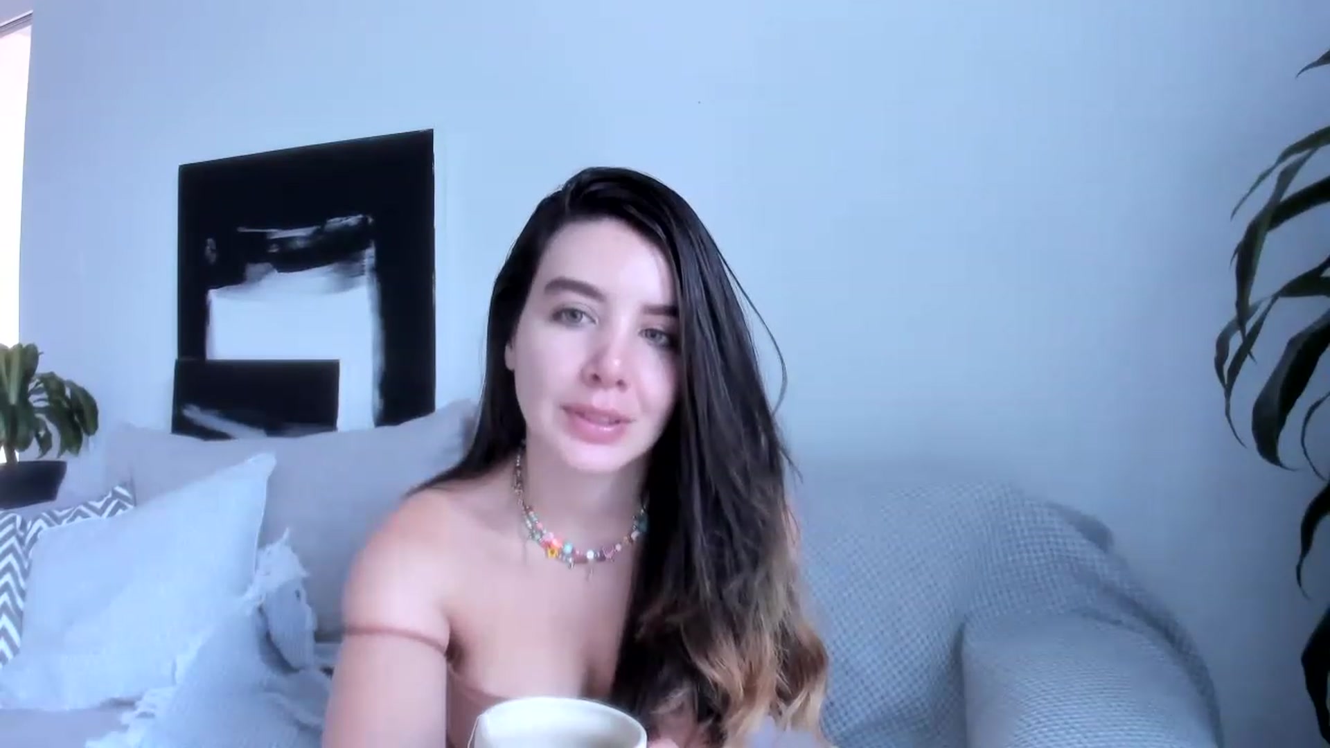 Gallery image thumbnail from LauraVega's myfreecams stream on, 05/03/2023, 23:02 image 12 of 20