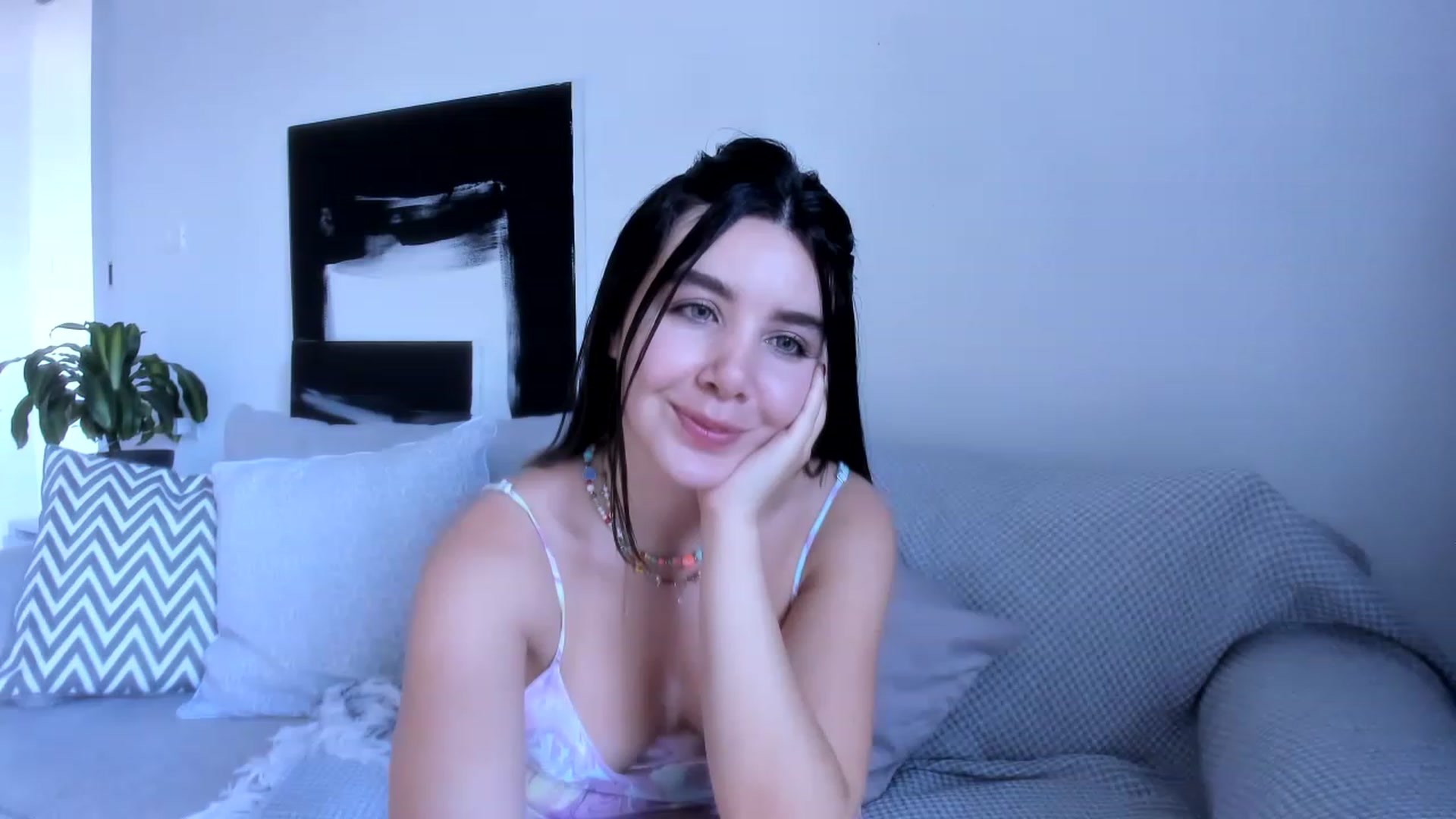 Gallery image thumbnail from LauraVega's myfreecams stream on, 05/04/2023, 23:13 image 4 of 20