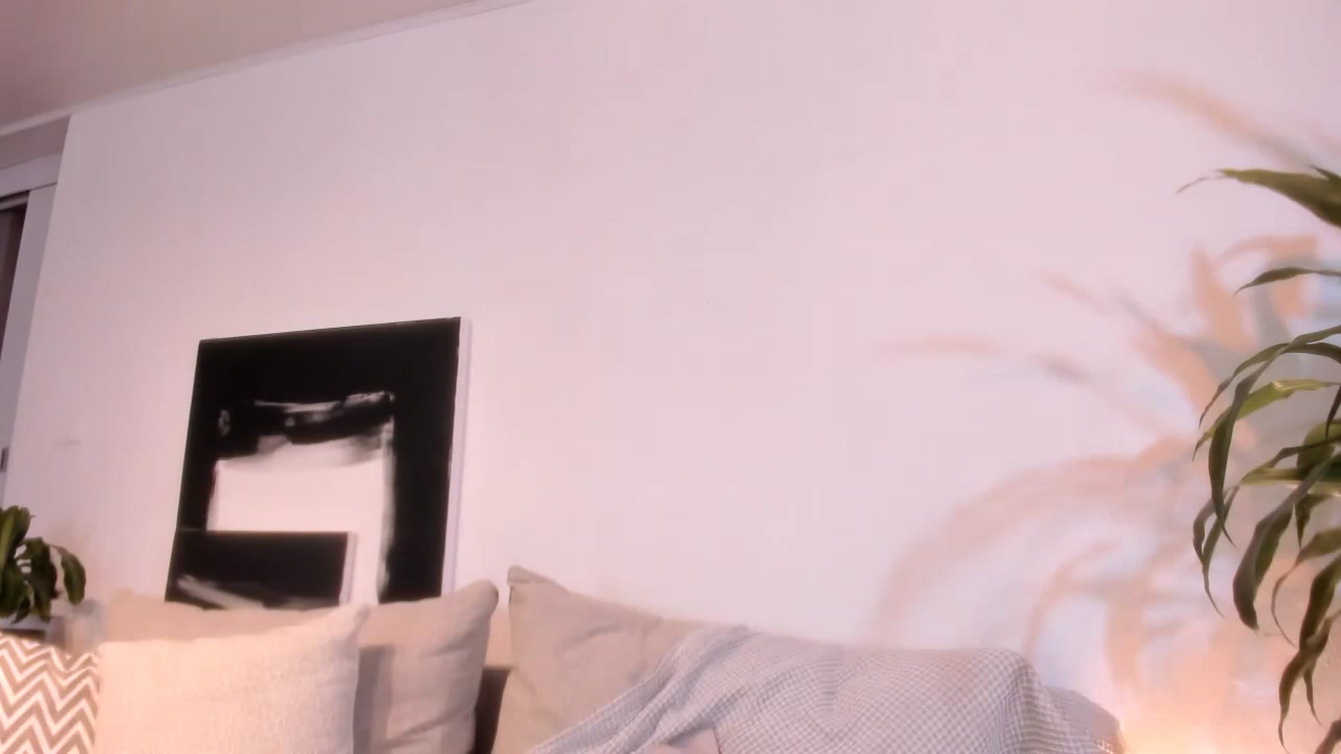 Gallery image thumbnail from LauraVega's myfreecams stream on, 05/04/2023, 23:47 image 11 of 20