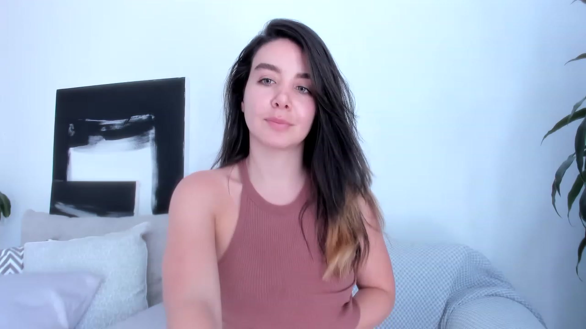 Gallery image thumbnail from LauraVega's myfreecams stream on, 05/06/2023, 17:59 image 7 of 20