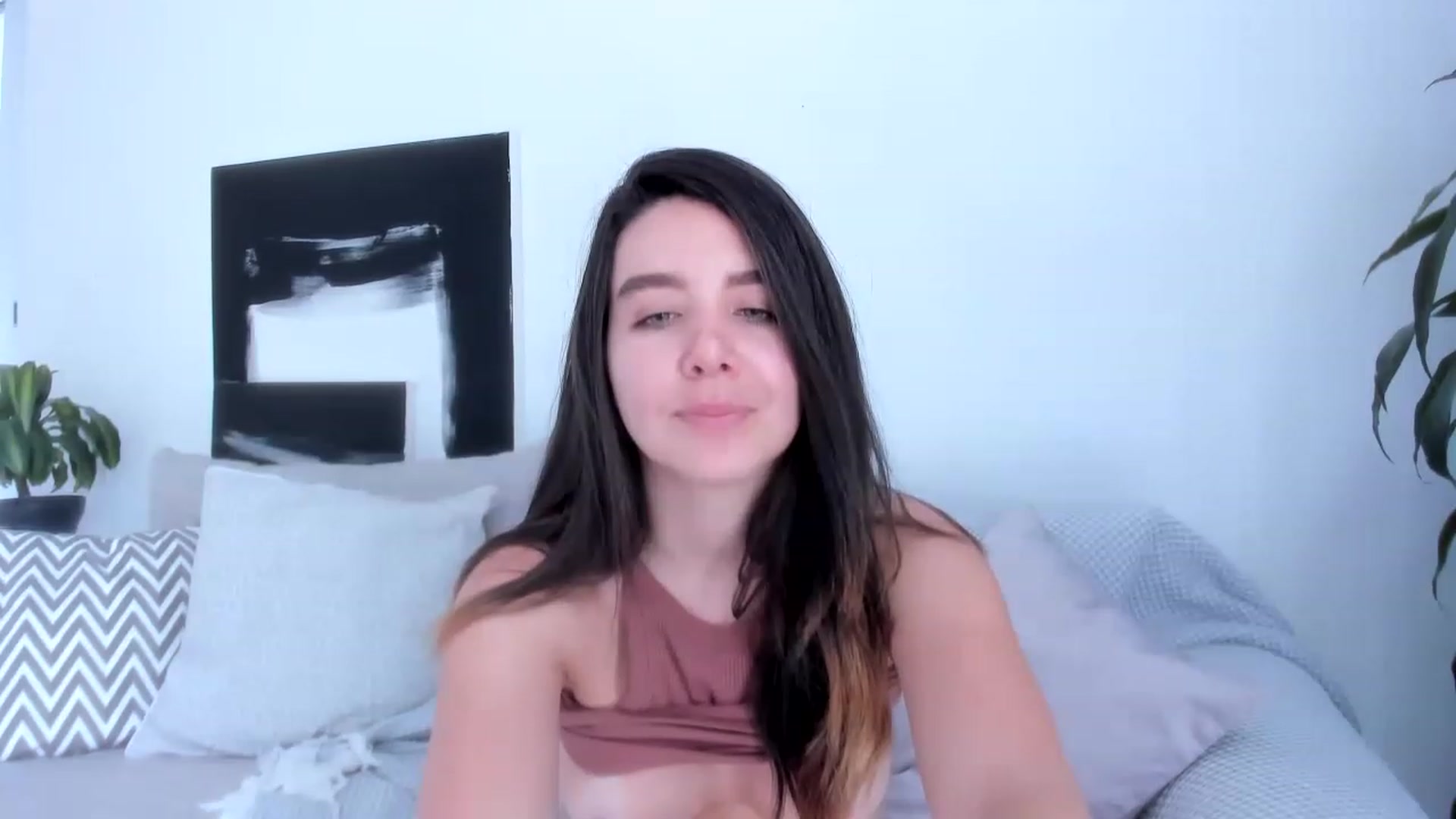 Gallery image thumbnail from LauraVega's myfreecams stream on, 05/06/2023, 17:59 image 12 of 20