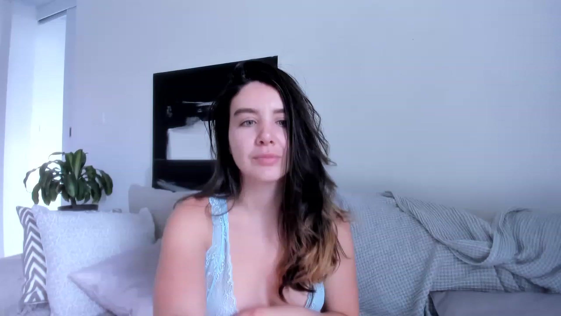 Gallery image thumbnail from LauraVega's myfreecams stream on, 05/09/2023, 22:03 image 3 of 20