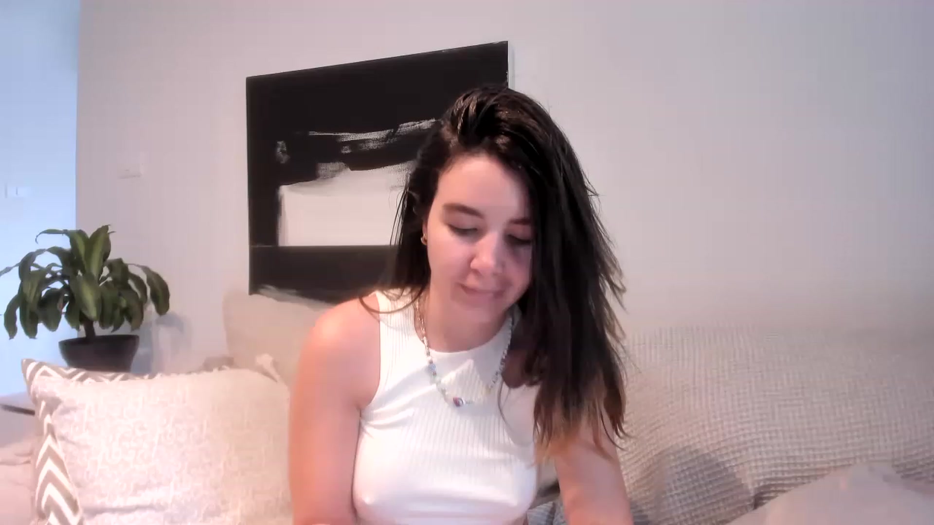 Gallery image thumbnail from LauraVega's myfreecams stream on, 05/12/2023, 16:23 image 16 of 20