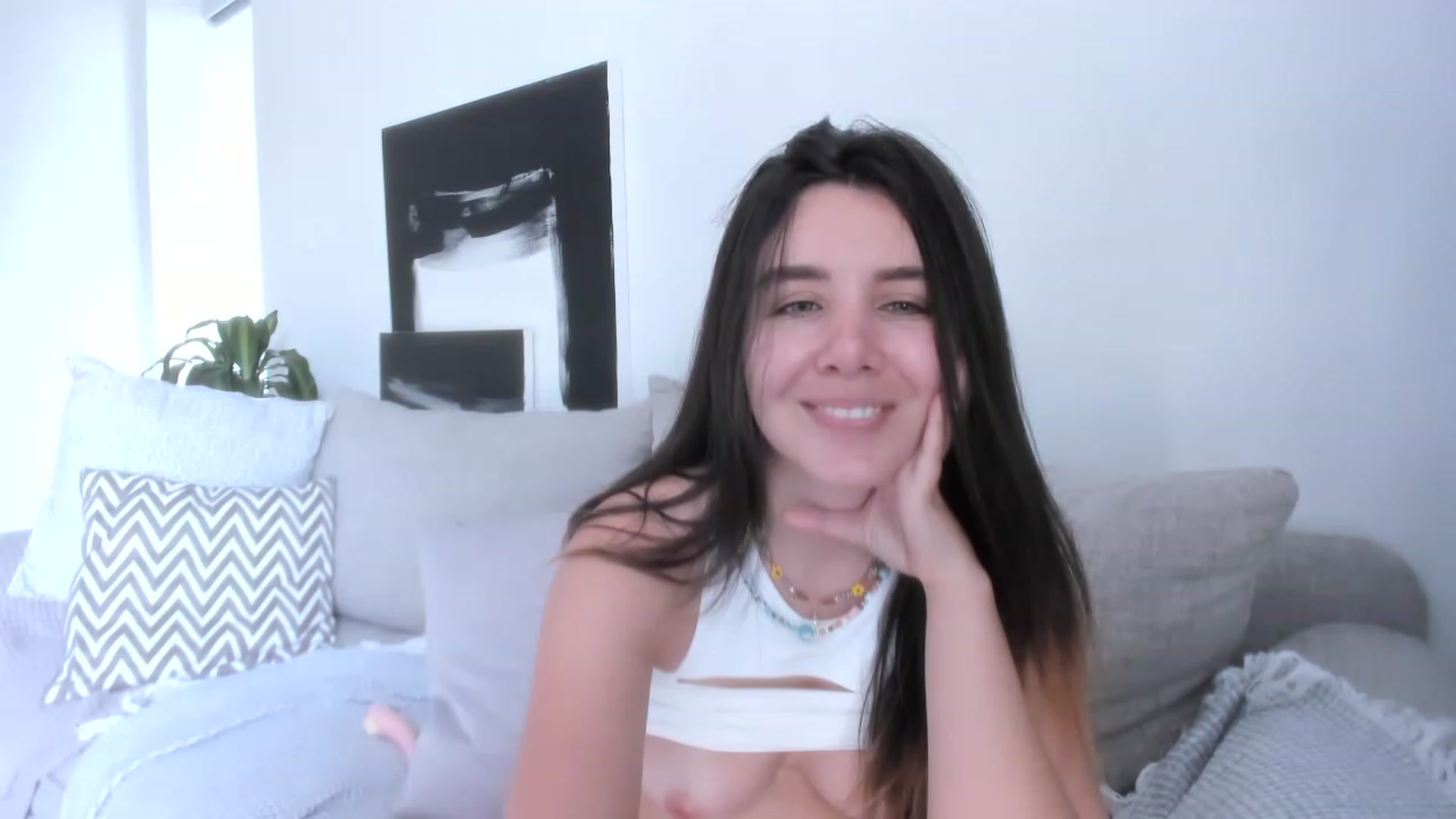 Gallery image thumbnail from LauraVega's myfreecams stream on, 05/19/2023, 17:49 image 18 of 20