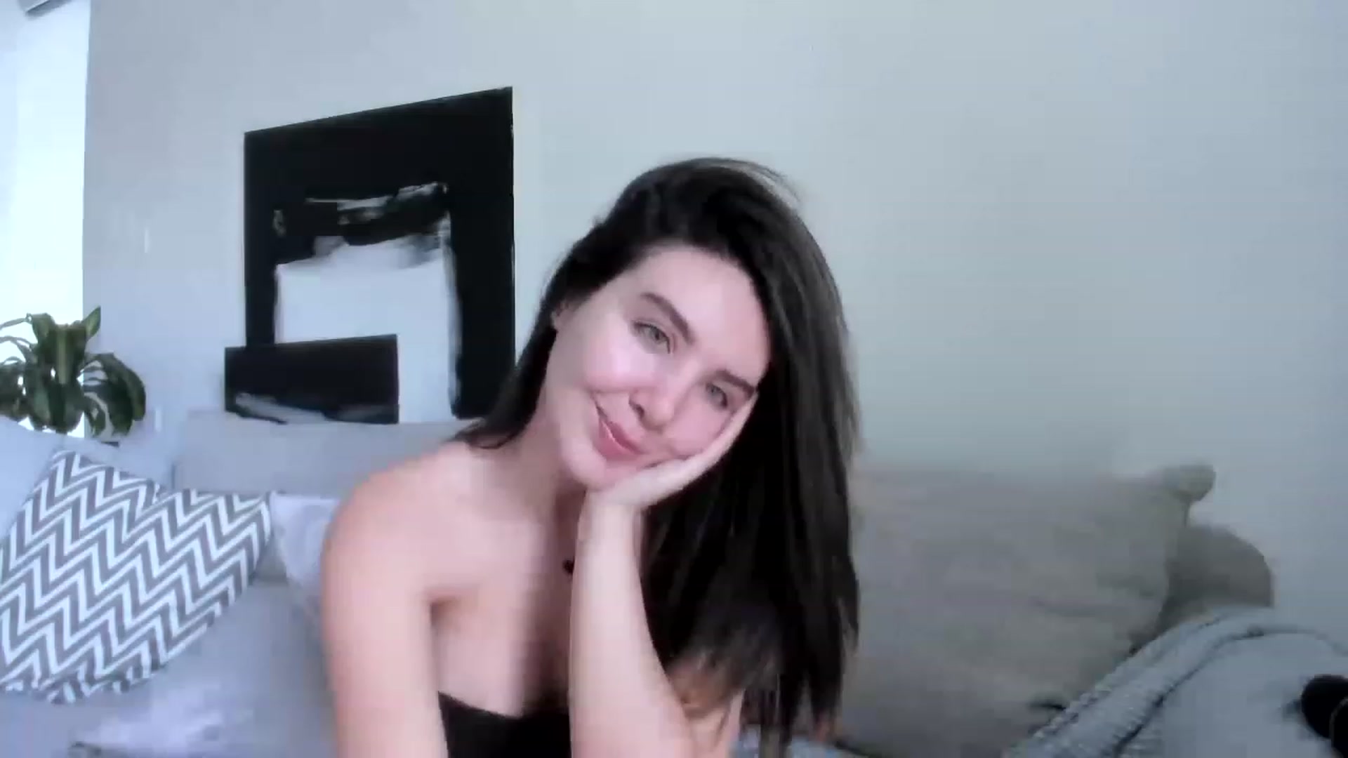 Gallery image thumbnail from LauraVega's myfreecams stream on, 05/26/2023, 16:21 image 12 of 20
