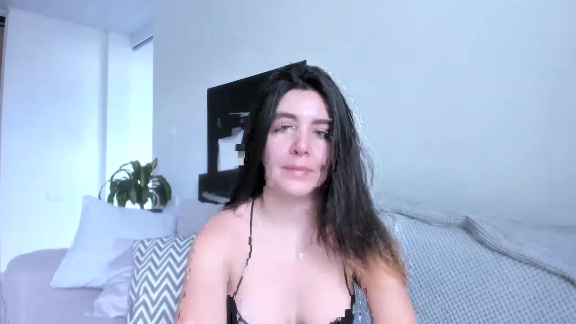 Gallery image thumbnail from LauraVega's myfreecams stream on, 05/27/2023, 15:19 image 10 of 20