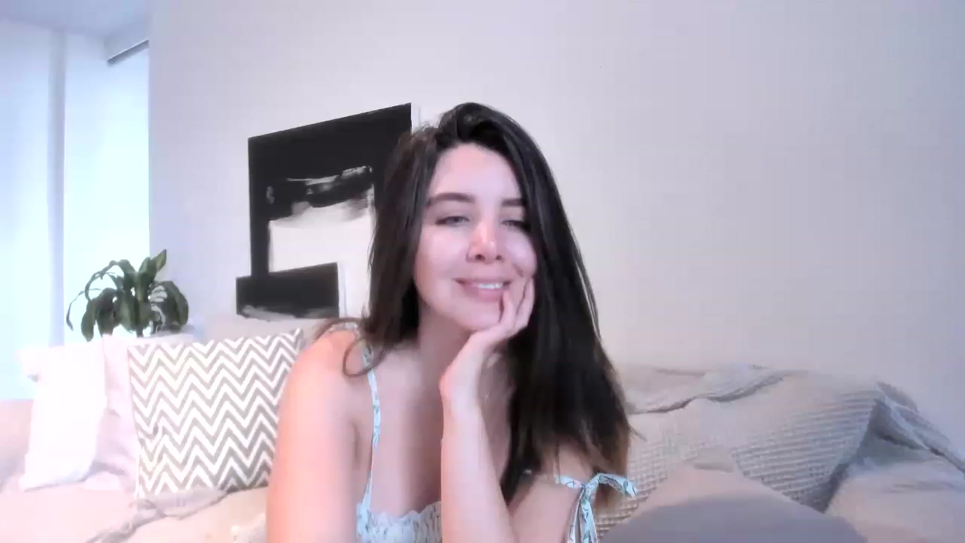 Gallery image thumbnail from LauraVega's myfreecams stream on, 06/01/2023, 23:27 image 6 of 20
