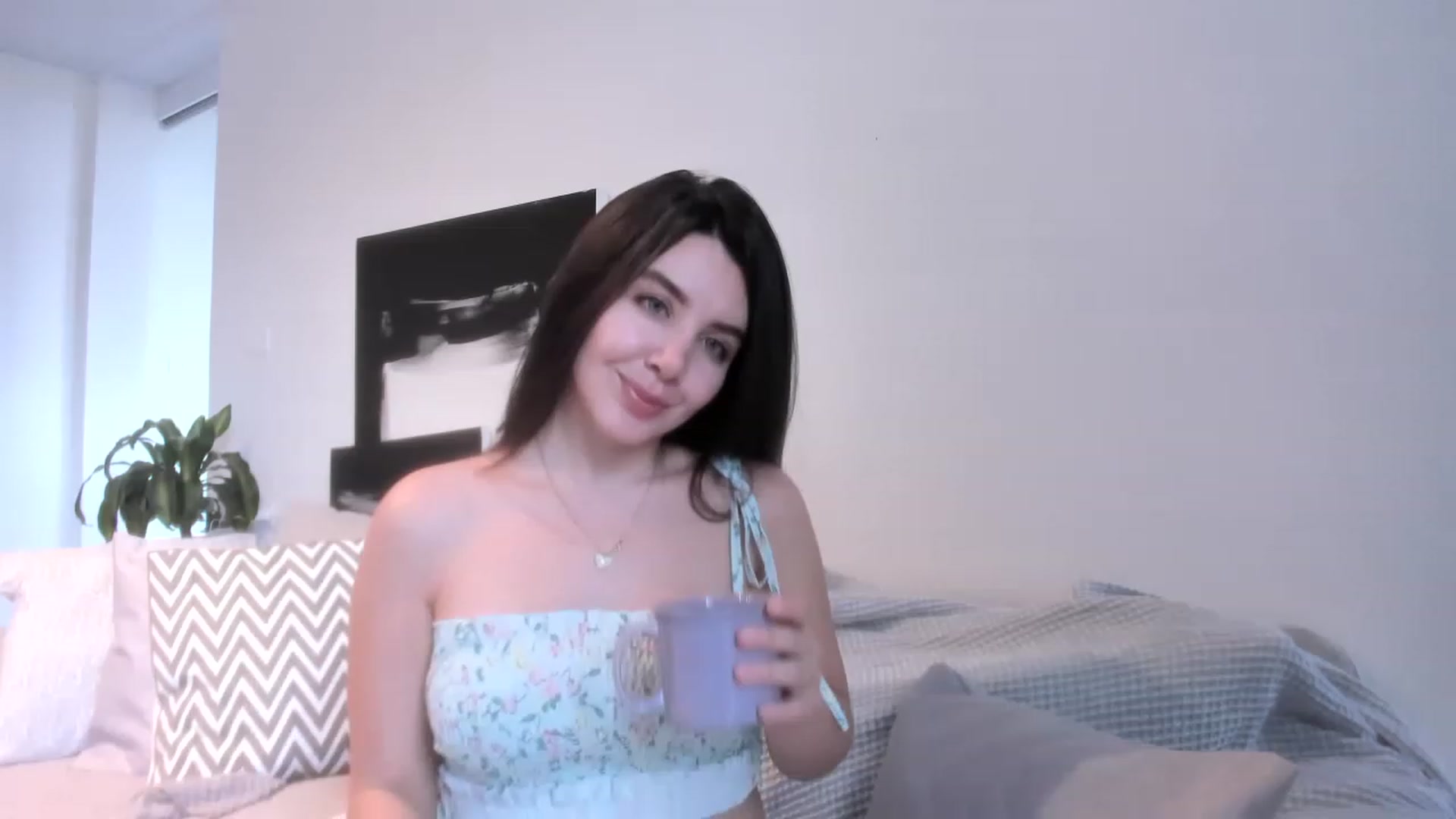 Gallery image thumbnail from LauraVega's myfreecams stream on, 06/01/2023, 23:27 image 2 of 20