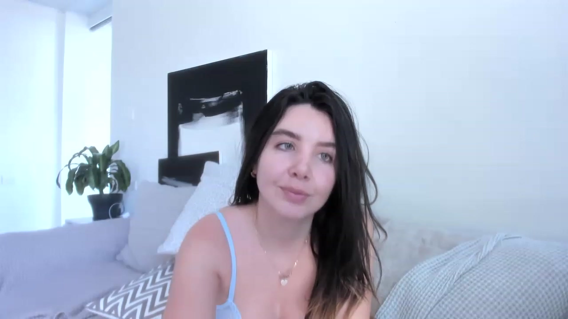 Gallery image thumbnail from LauraVega's myfreecams stream on, 06/03/2023, 15:54 image 16 of 20