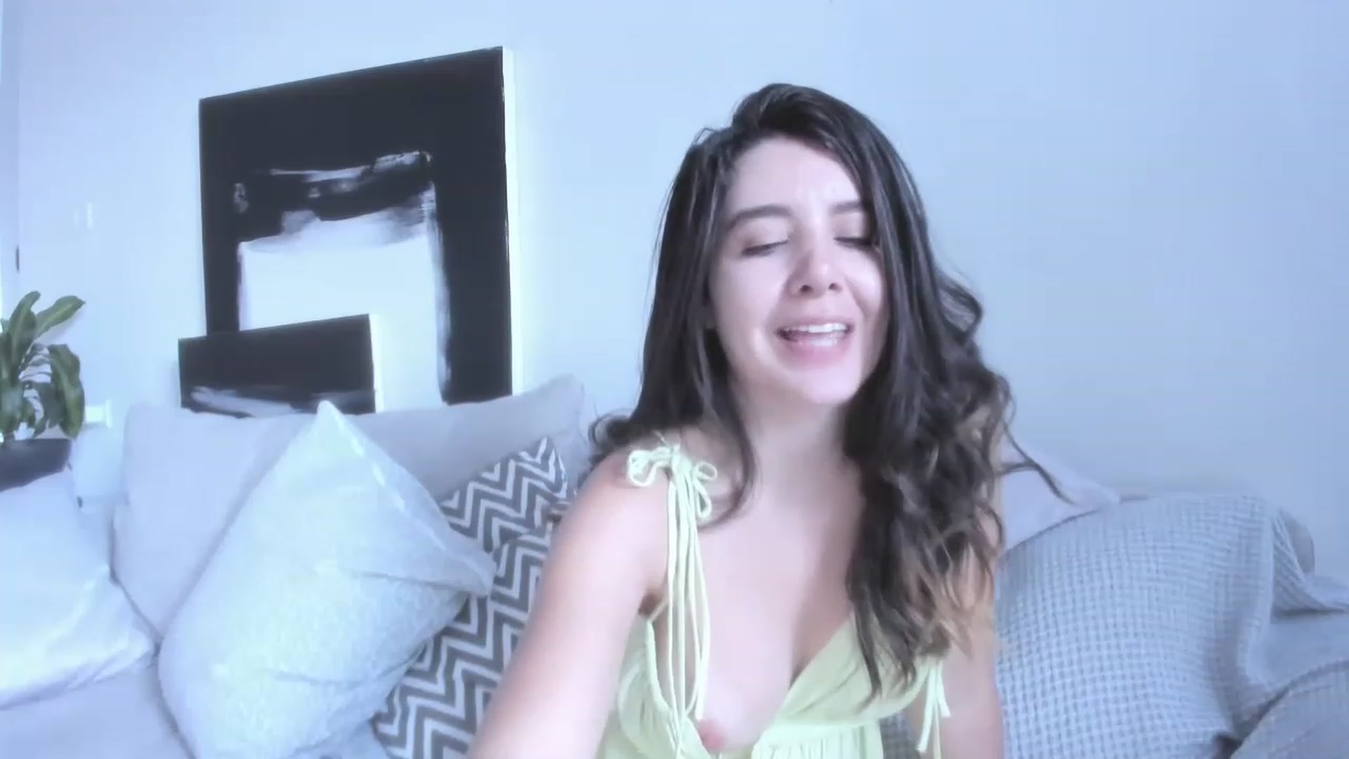 Gallery image thumbnail from LauraVega's myfreecams stream on, 06/21/2023, 24:04 image 3 of 20