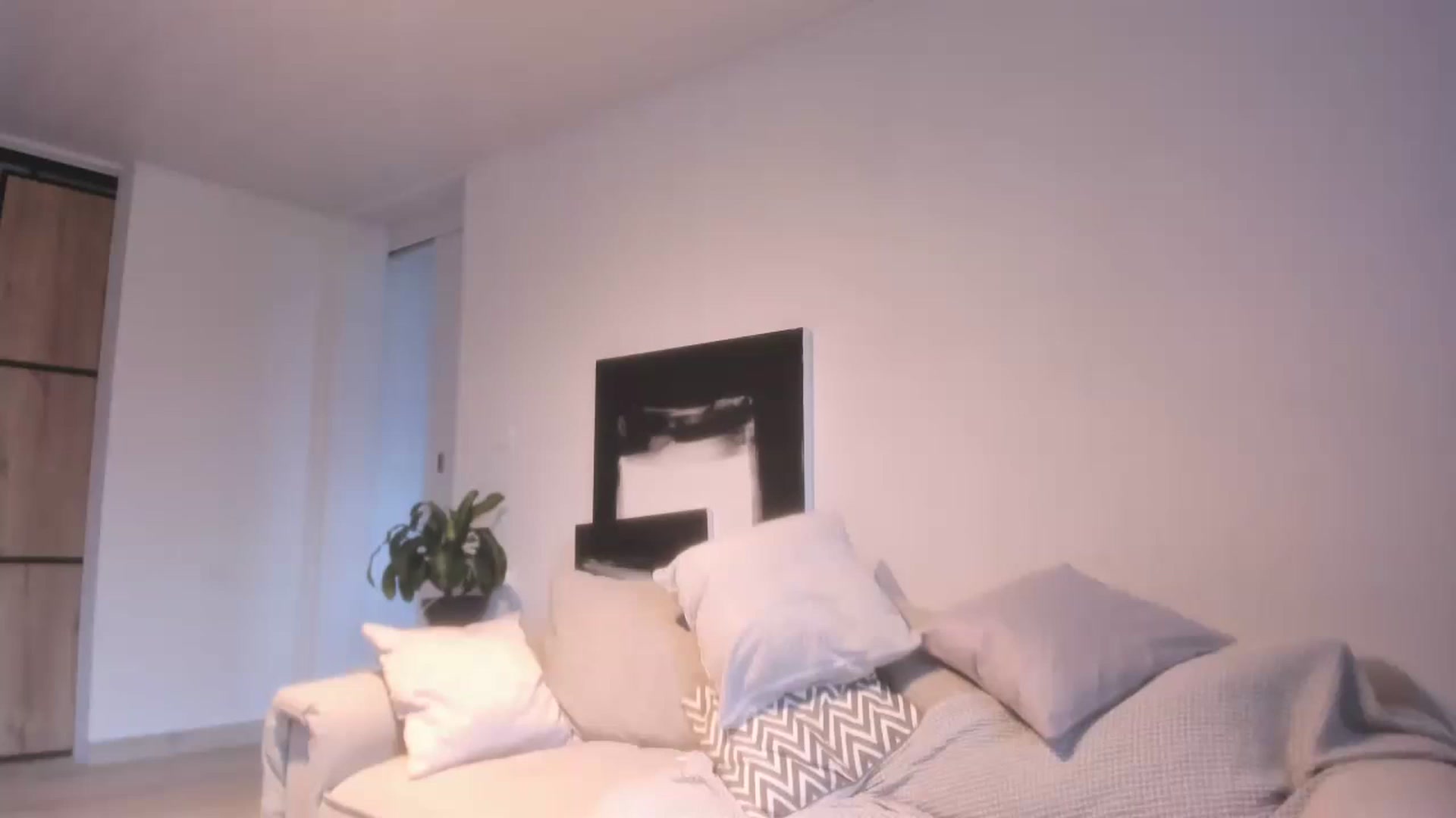 Gallery image thumbnail from LauraVega's myfreecams stream on, 06/21/2023, 24:04 image 8 of 20