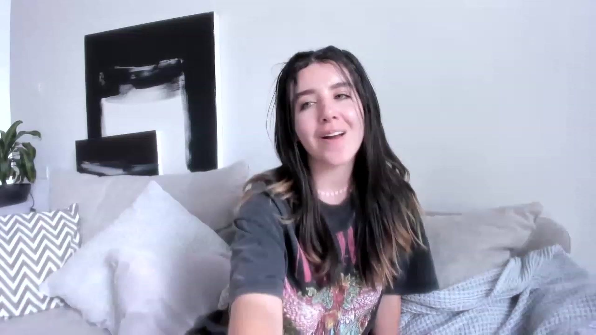 Gallery image thumbnail from LauraVega's myfreecams stream on, 06/25/2023, 17:57 image 14 of 20