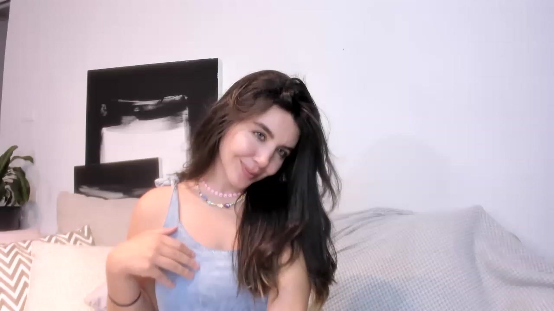 Gallery image thumbnail from LauraVega's myfreecams stream on, 06/27/2023, 24:10 image 7 of 20