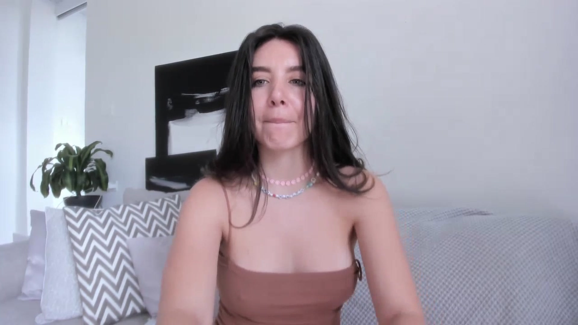Gallery image thumbnail from LauraVega's myfreecams stream on, 07/01/2023, 16:18 image 11 of 20