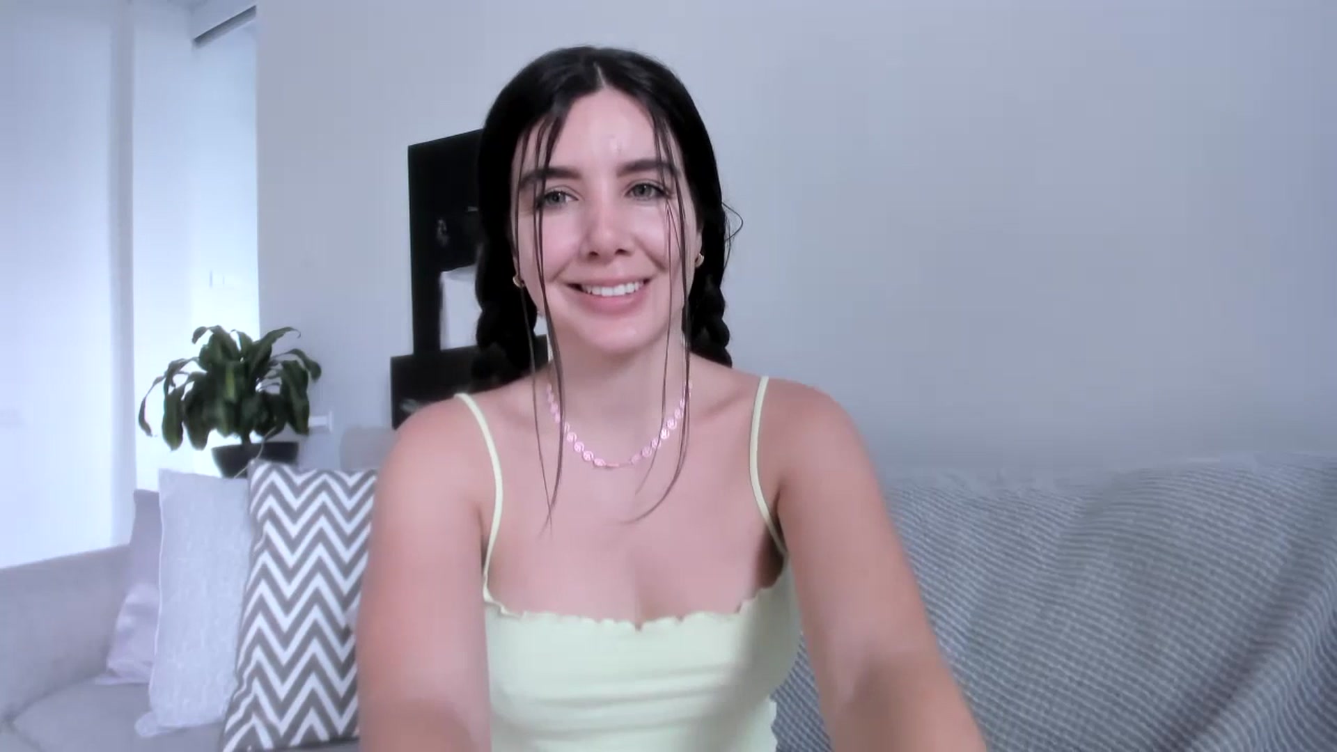Gallery image thumbnail from LauraVega's myfreecams stream on, 07/03/2023, 17:26 image 2 of 20