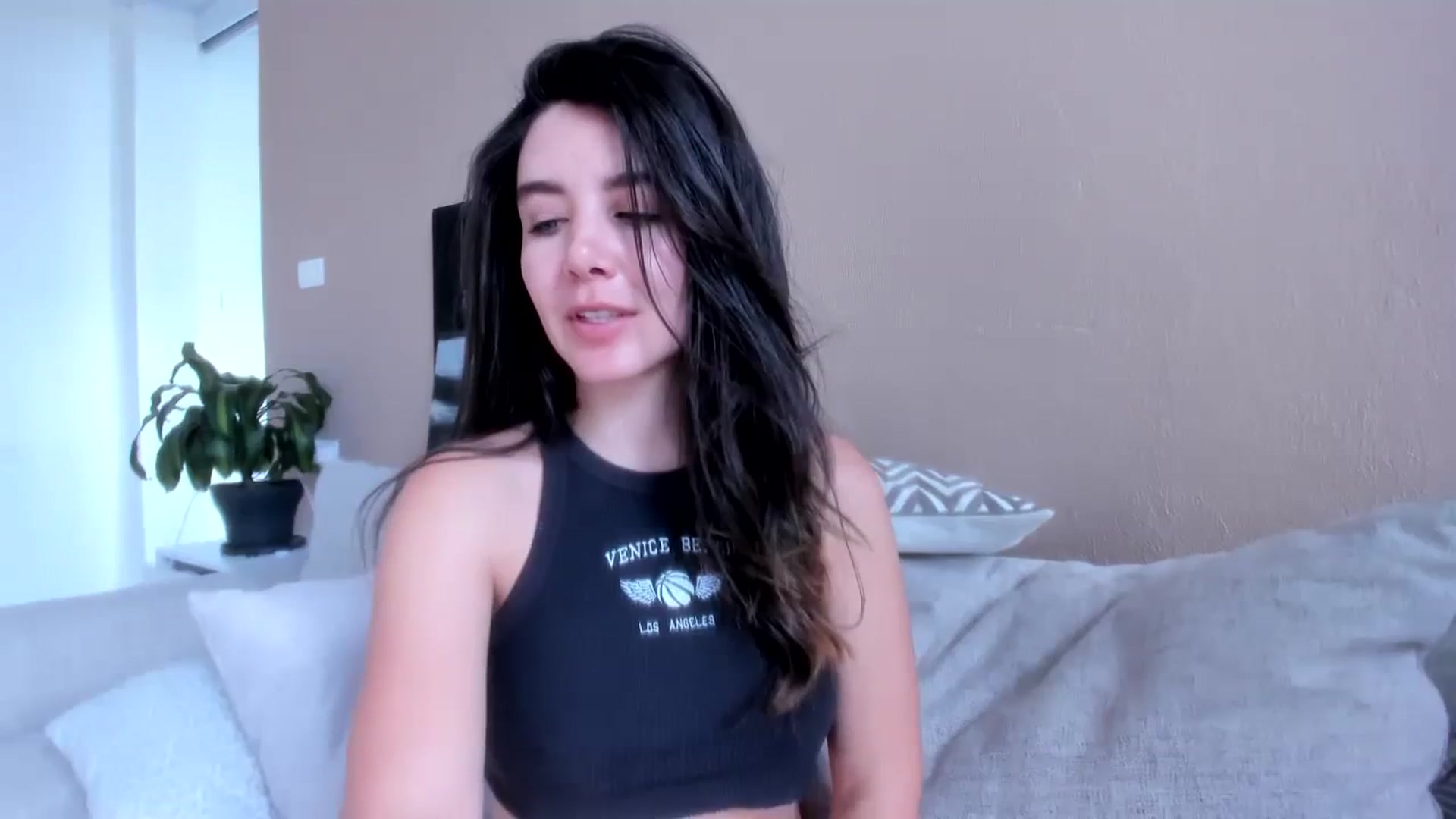 Gallery image thumbnail from LauraVega's myfreecams stream on, 08/01/2023, 17:22 image 16 of 20