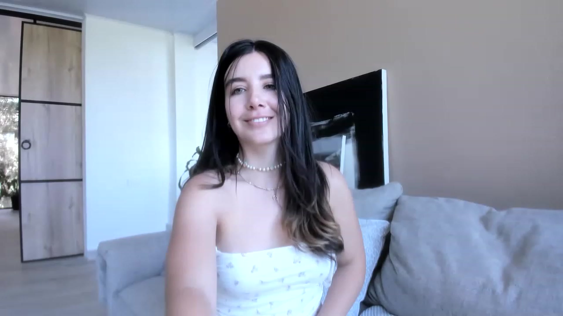 Gallery image thumbnail from LauraVega's myfreecams stream on, 08/04/2023, 17:07 image 18 of 20