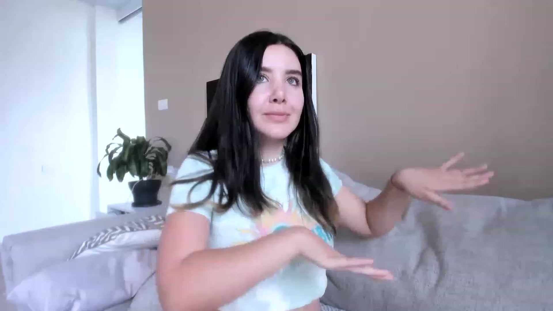 Gallery image thumbnail from LauraVega's myfreecams stream on, 08/06/2023, 18:04 image 12 of 20