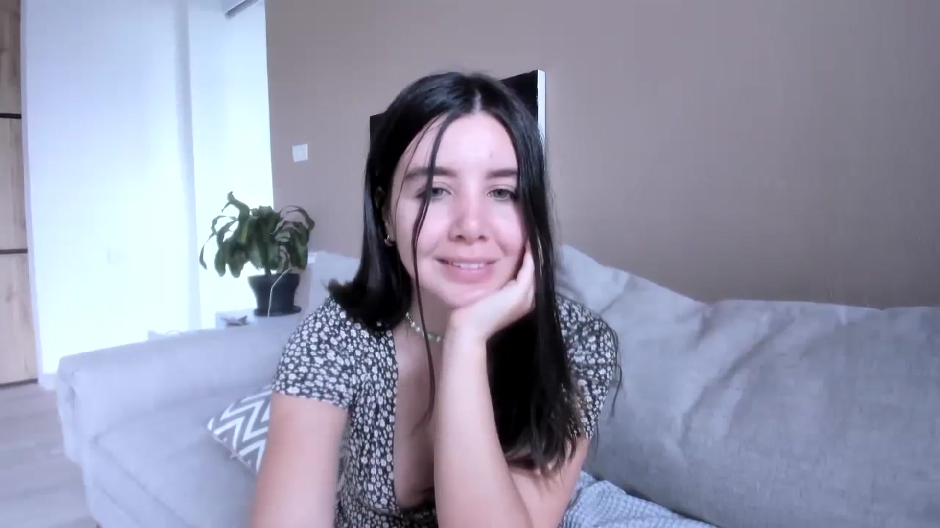 Gallery image thumbnail from LauraVega's myfreecams stream on, 08/06/2023, 22:50 image 14 of 20
