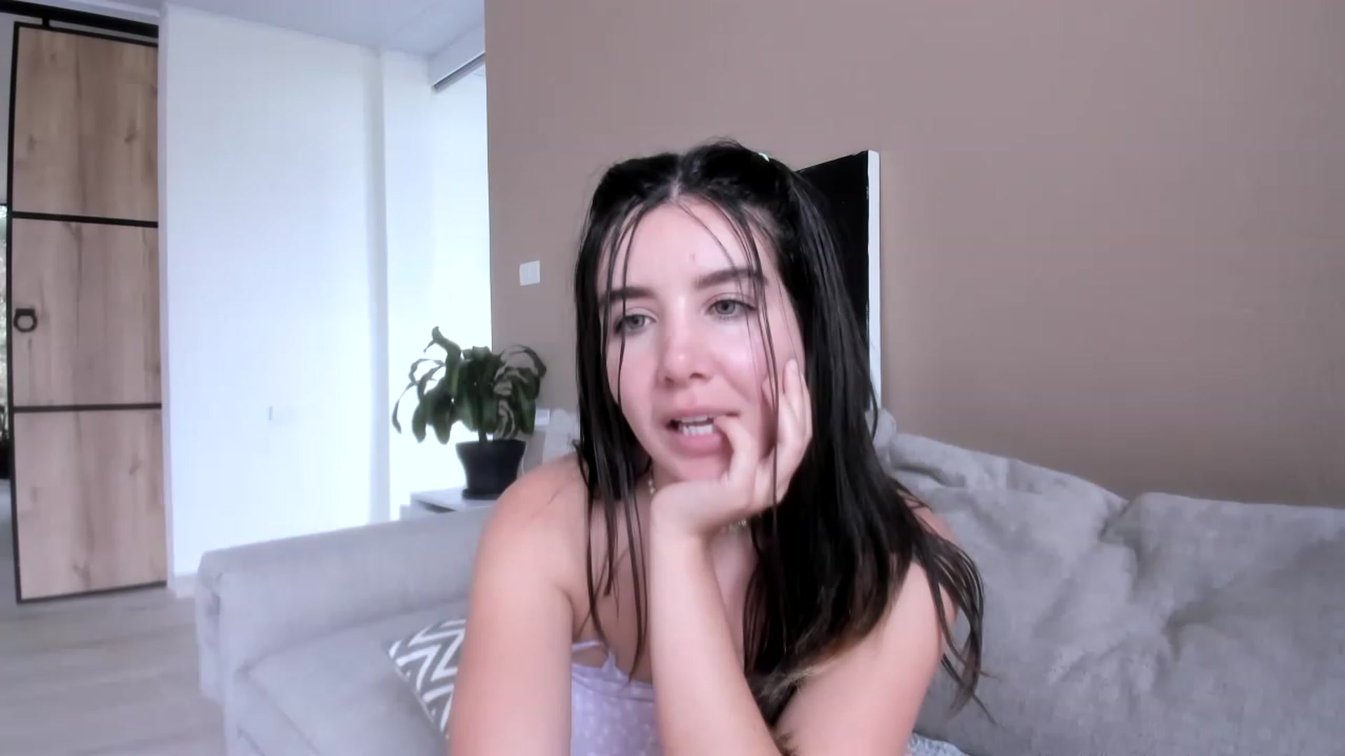 Gallery image thumbnail from LauraVega's myfreecams stream on, 08/07/2023, 16:31 image 20 of 20