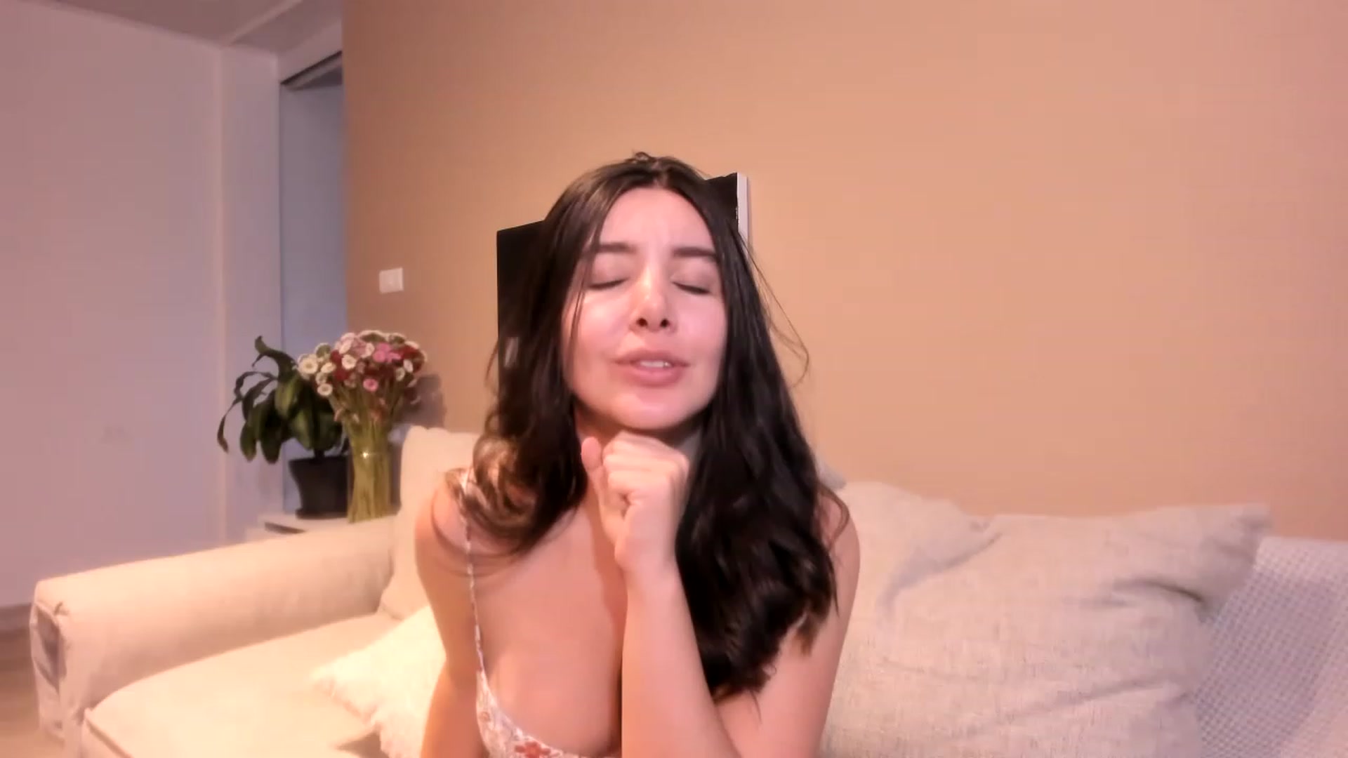 Gallery image thumbnail from LauraVega's myfreecams stream on, 08/13/2023, 23:19 image 12 of 20