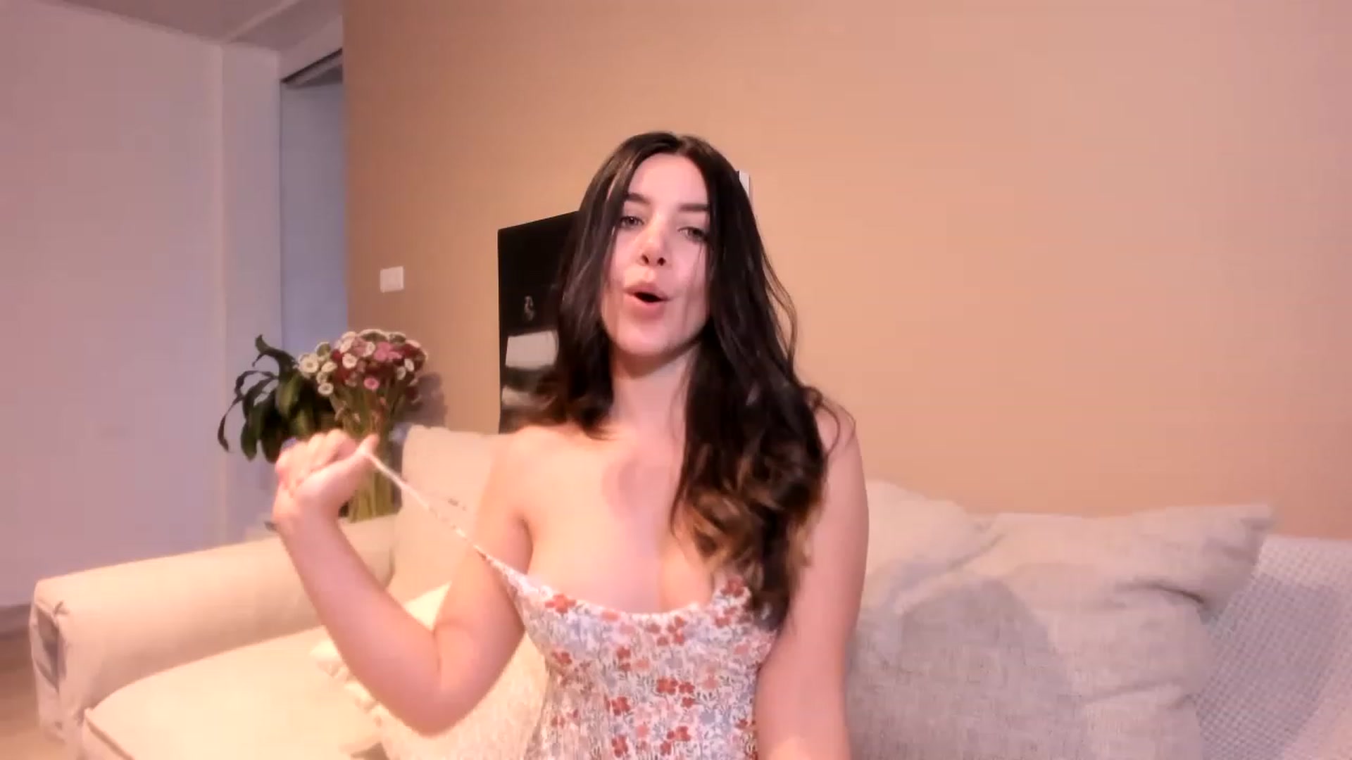 Gallery image thumbnail from LauraVega's myfreecams stream on, 08/13/2023, 23:19 image 8 of 20
