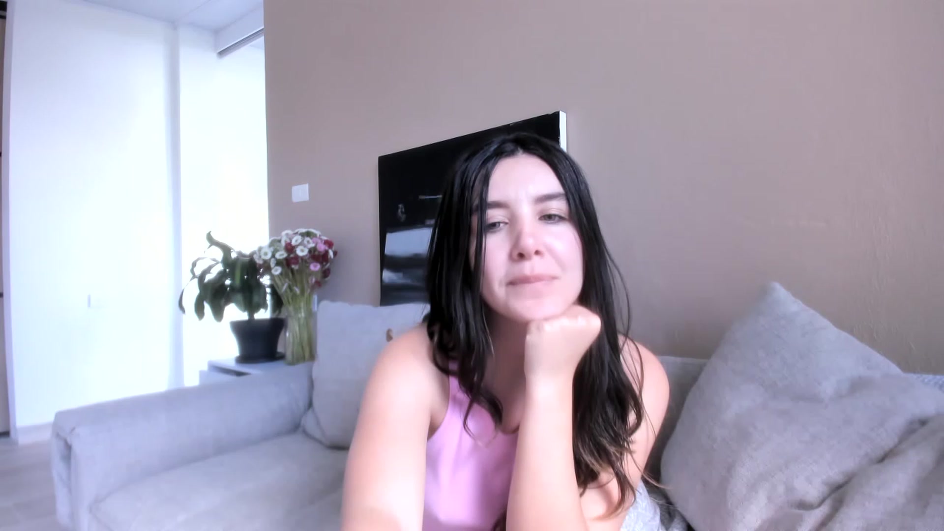 Gallery image thumbnail from LauraVega's myfreecams stream on, 08/14/2023, 16:50 image 16 of 20