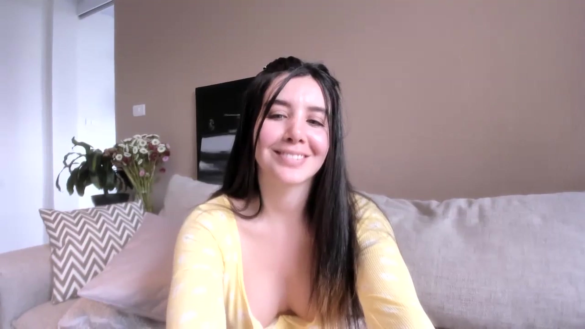 Gallery image thumbnail from LauraVega's myfreecams stream on, 08/16/2023, 16:03 image 19 of 20