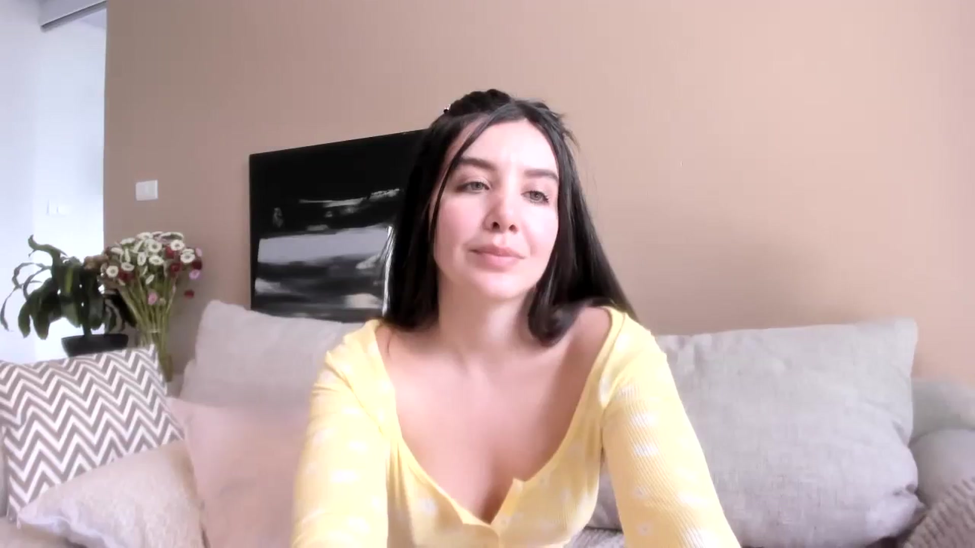 Gallery image thumbnail from LauraVega's myfreecams stream on, 08/16/2023, 16:03 image 16 of 20