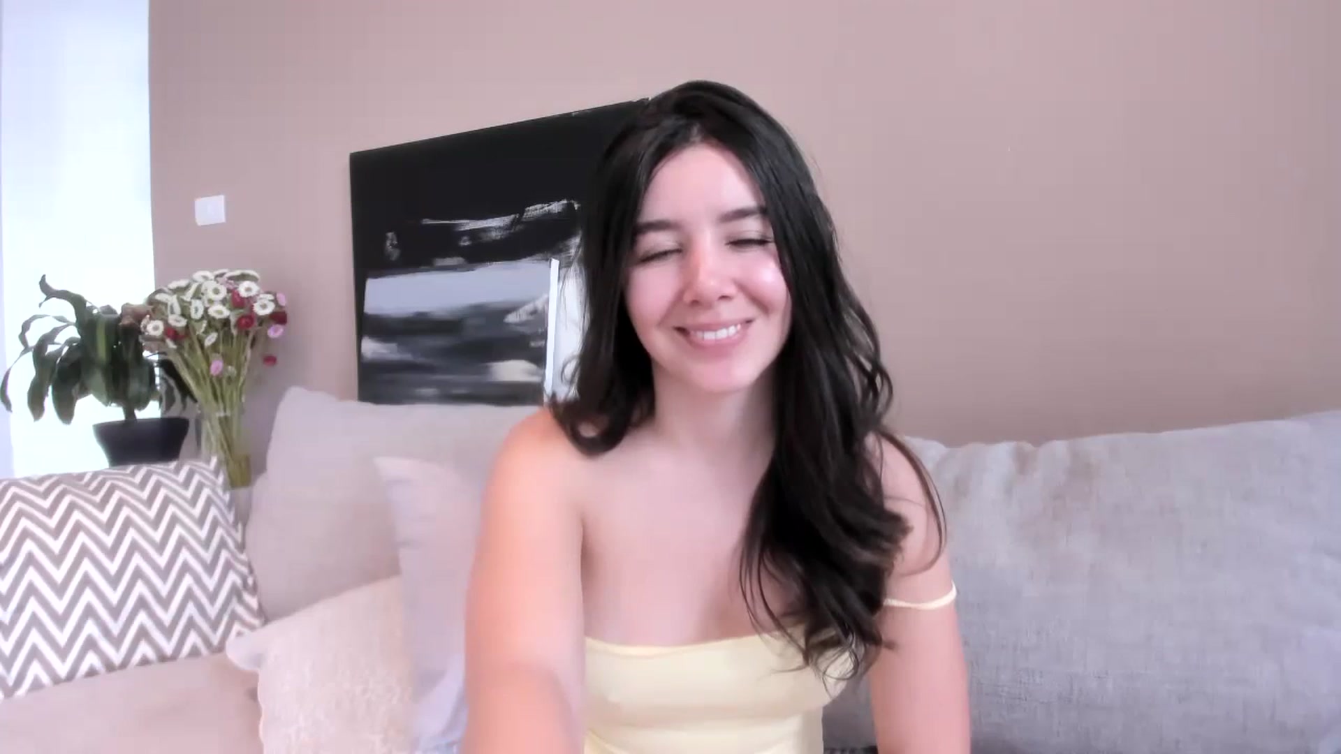 Gallery image thumbnail from LauraVega's myfreecams stream on, 08/17/2023, 15:52 image 12 of 20