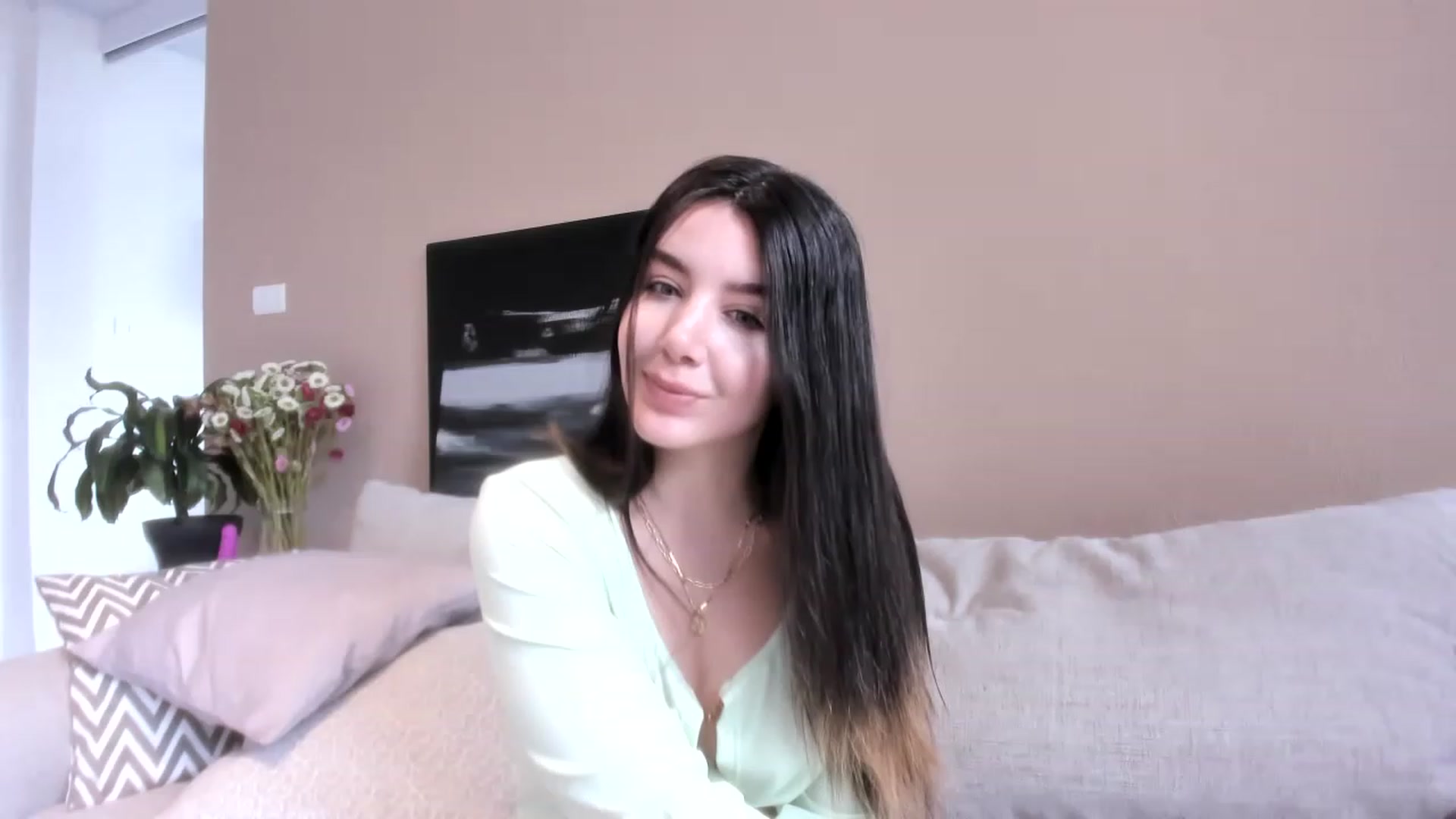 Gallery image thumbnail from LauraVega's myfreecams stream on, 08/19/2023, 15:49 image 3 of 20