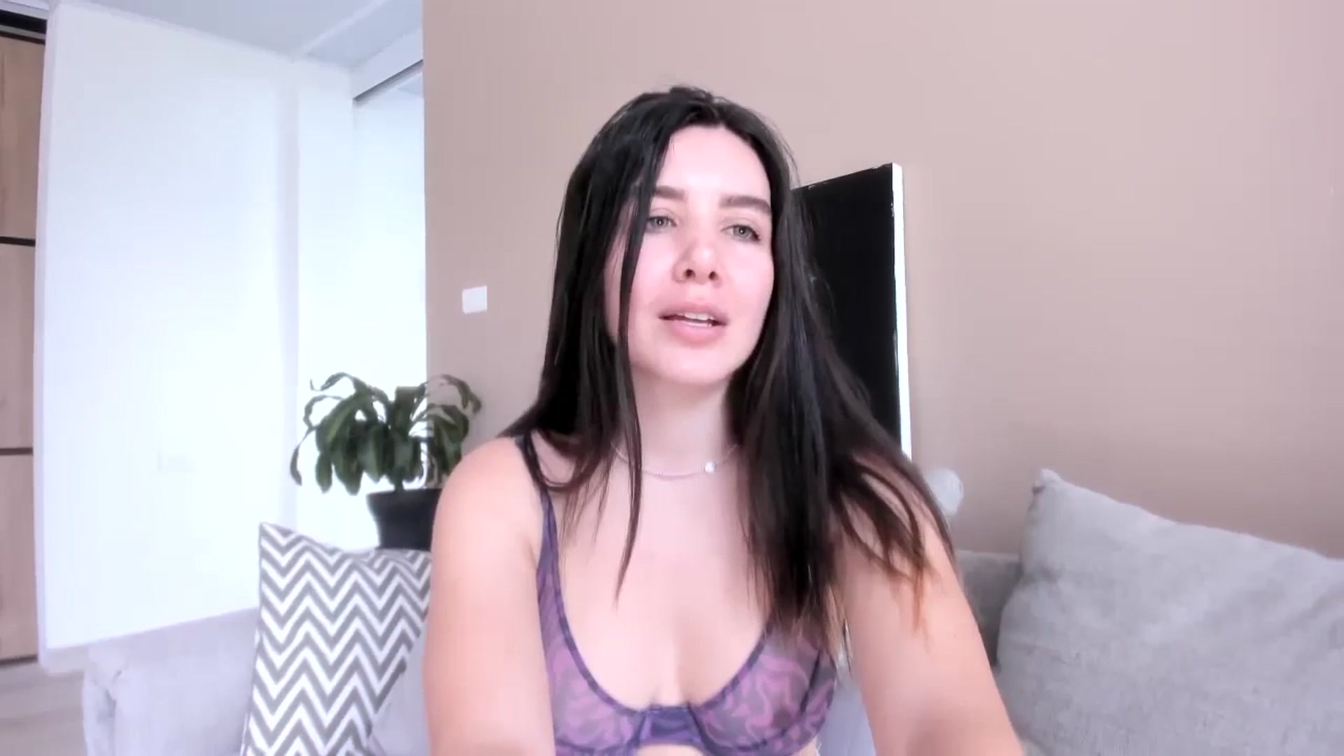 Gallery image thumbnail from LauraVega's myfreecams stream on, 08/31/2023, 16:16 image 7 of 20