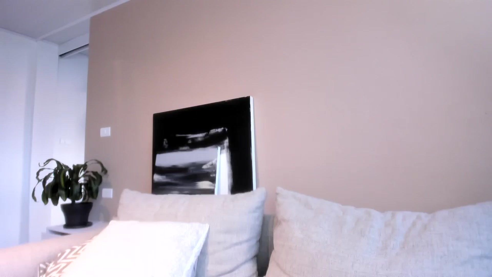Gallery image thumbnail from LauraVega's myfreecams stream on, 09/05/2023, 23:03 image 18 of 20