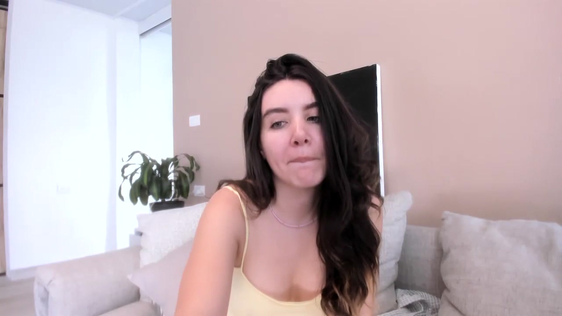 Gallery image thumbnail from LauraVega's myfreecams stream on, 09/12/2023, 15:26 image 16 of 20