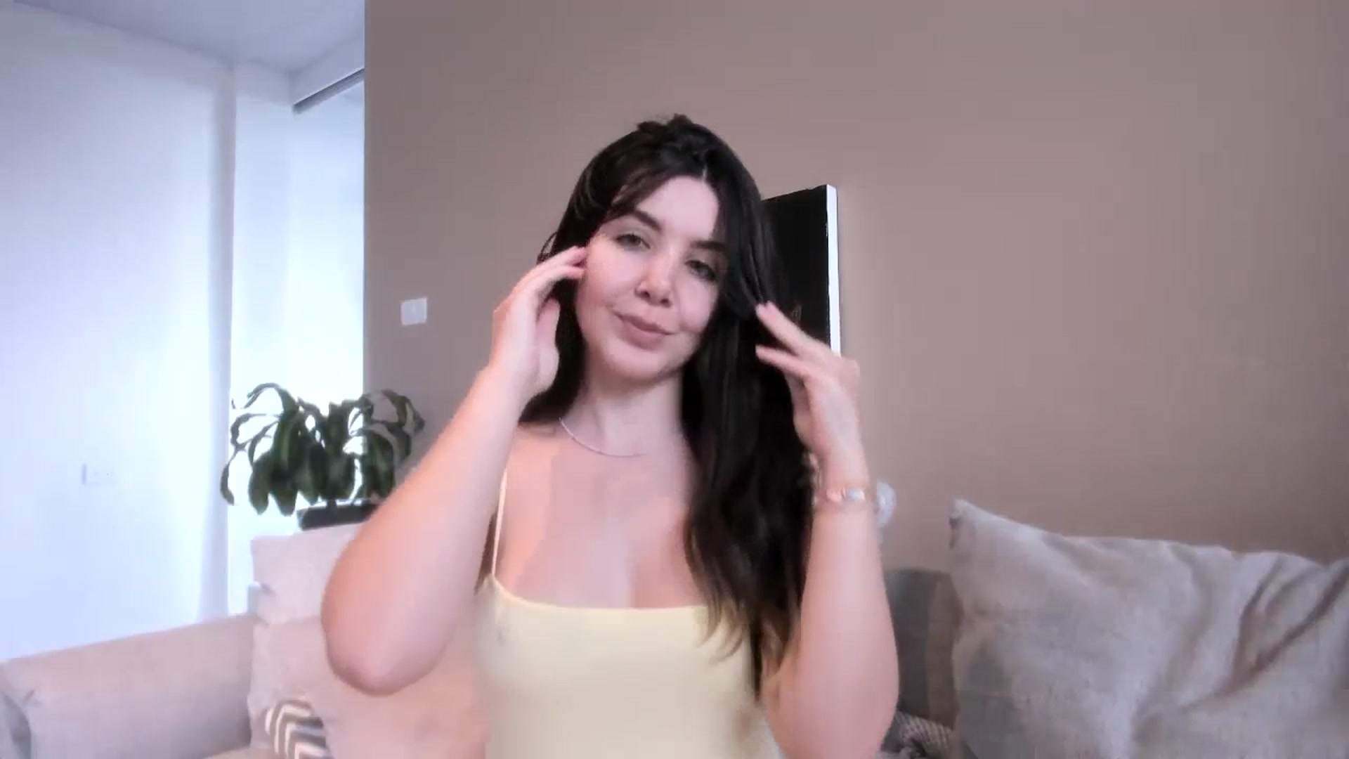 Gallery image thumbnail from LauraVega's myfreecams stream on, 09/12/2023, 15:26 image 2 of 20