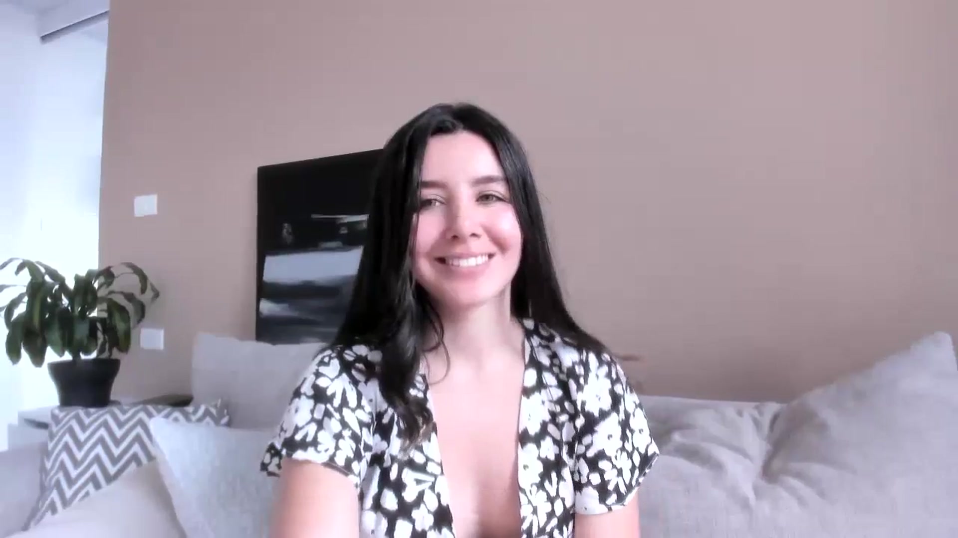 Gallery image thumbnail from LauraVega's myfreecams stream on, 09/26/2023, 16:17 image 9 of 20