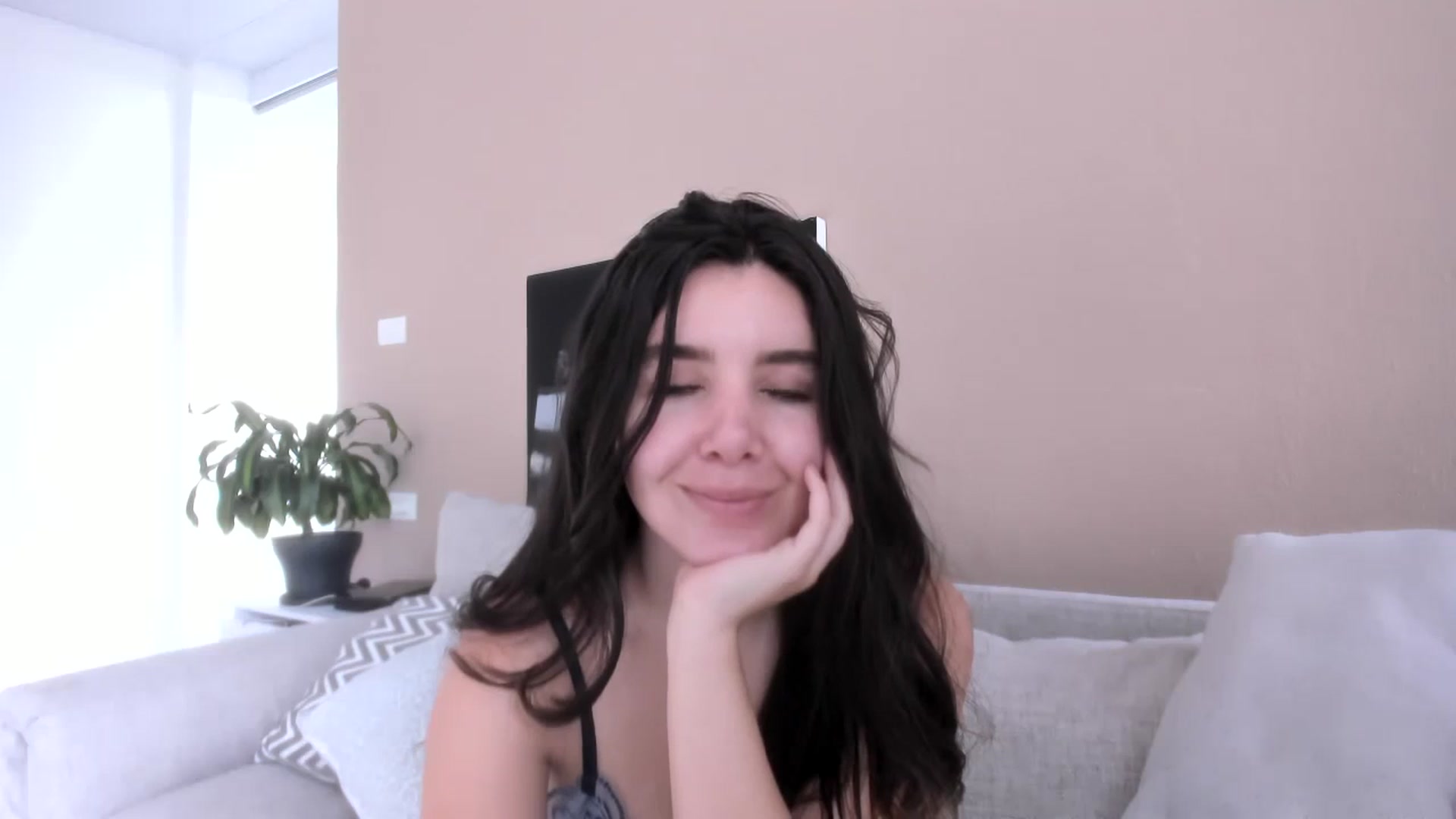 Gallery image thumbnail from LauraVega's myfreecams stream on, 10/02/2023, 15:33 image 20 of 20