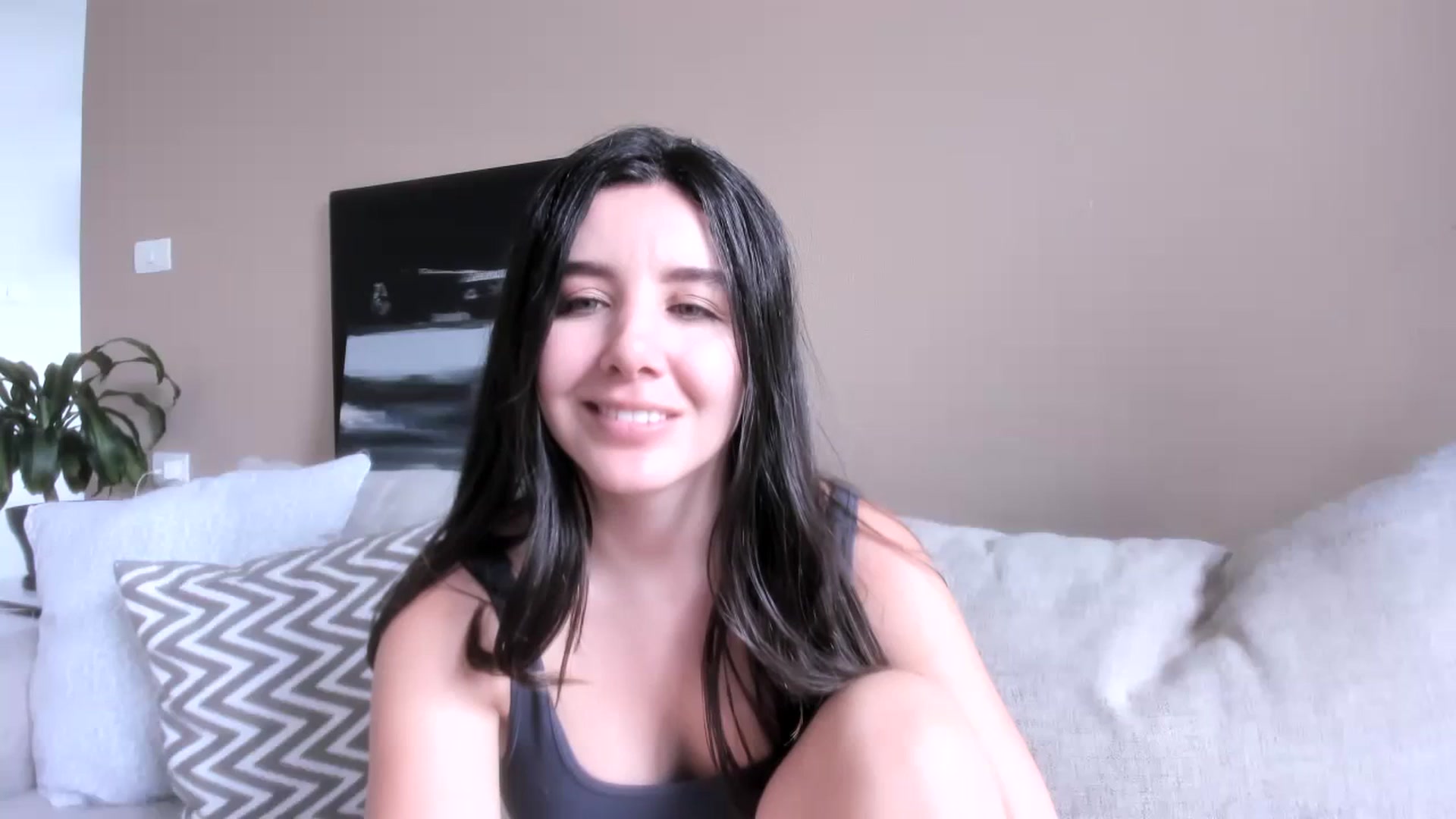 Gallery image thumbnail from LauraVega's myfreecams stream on, 10/03/2023, 17:05 image 13 of 20